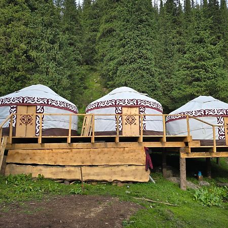 Ethno Yurt Camp Arashan Mineral'nyy Istochnik Mineral'nyy Istochnik Altyn-Arasan Eksteriør bilde